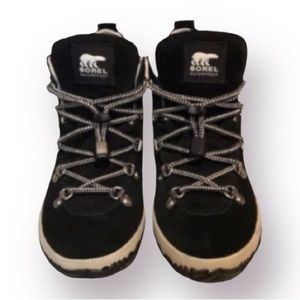 SOREL Black Lace Up Ankle Boots.